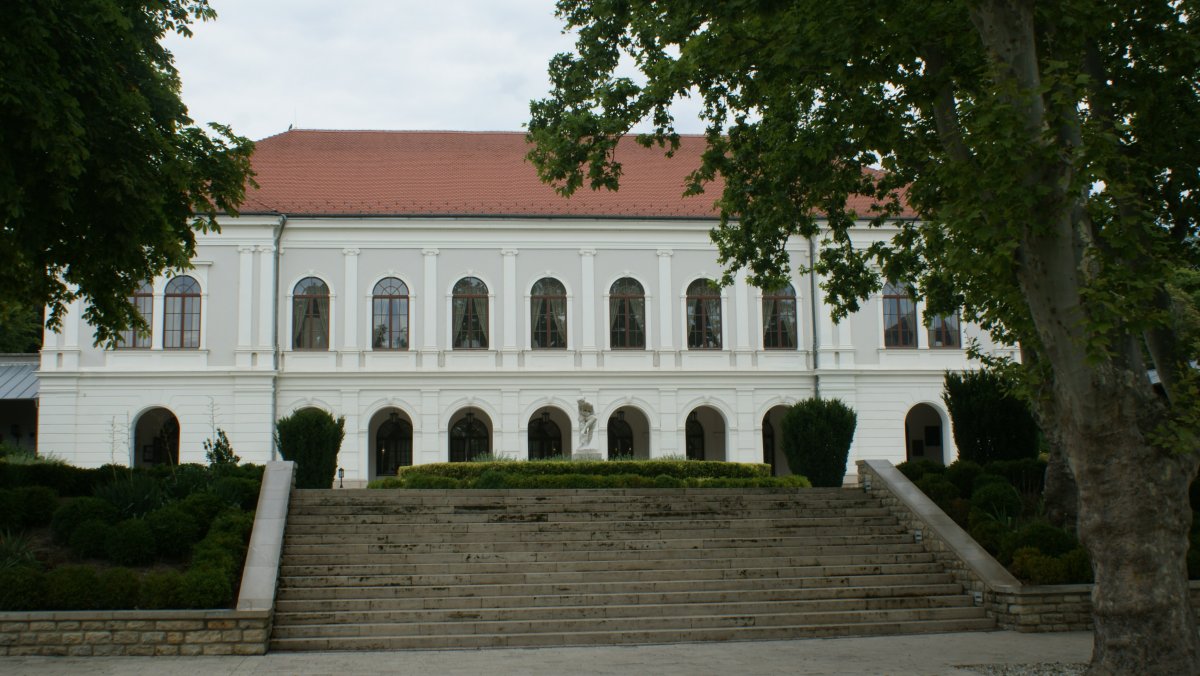 Az Anna-bálok színhelye, az elegáns Anna Grand Hotel •  Fotó: Csermák Zoltán