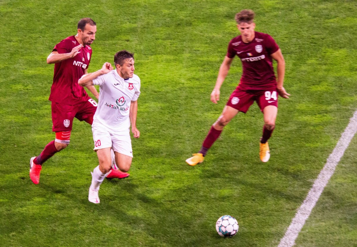 Nyögvenyelősen, nehezen nyert hazai pályán a CFR a Nagyszeben ellen • Fotó: Riti József