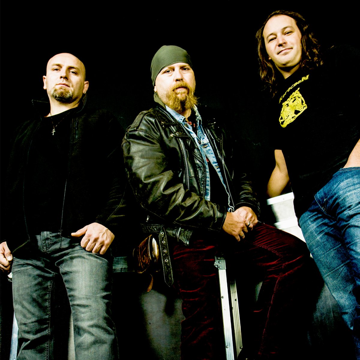 A Kerecsen zenekar (középen Varga Zsolt). A Felvidékről üzennek a szétdarabolódott nemzetnek &bullet;  Fotó: Kerecsen zenekar