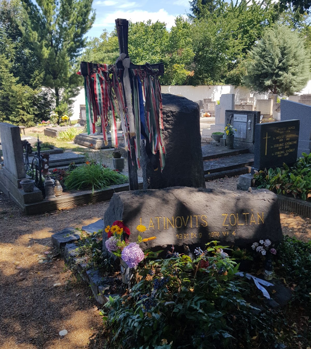 A színészóriás, Latinovits Zoltán sírja Balatonszemesen •  Fotó: Makkay József