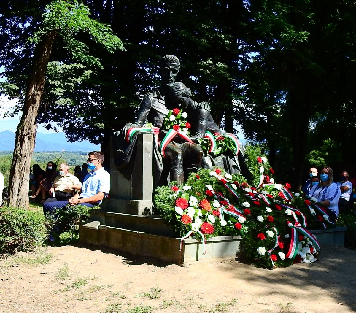 Szobor a kastélyparkban. Koltó Petőfi Sándor és Szendrey Júlia nászáról lett híres • Fotó: Makkay József