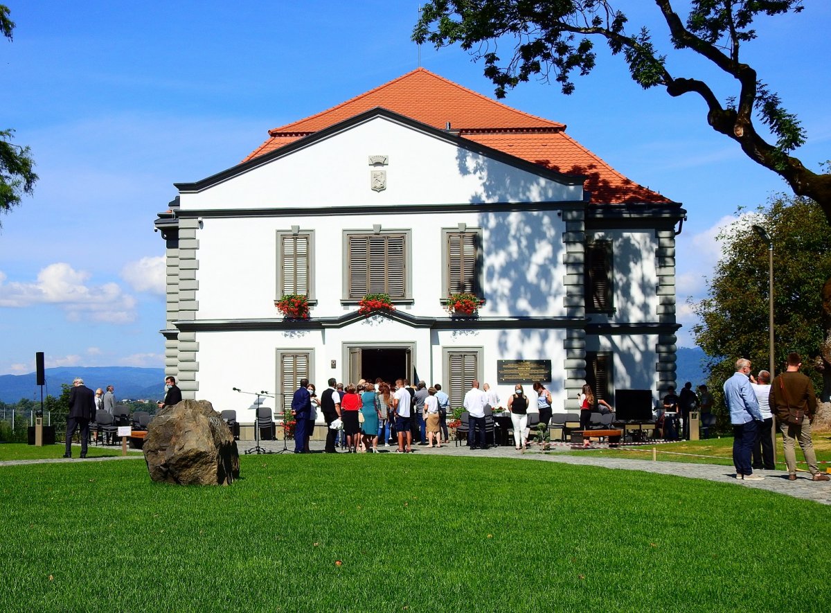 A felújított Teleki-kastély újra fellendítheti a turizmust a községben •  Fotó: Makkay József