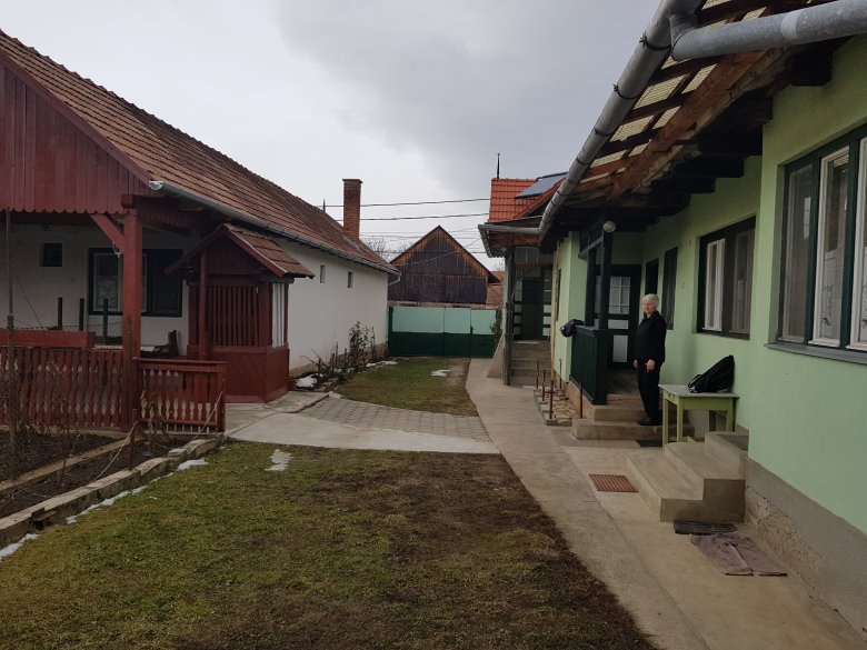 Vendéglátó porta: a régi kalotaszegi házakat nem alakították át •  Fotó: Makkay József