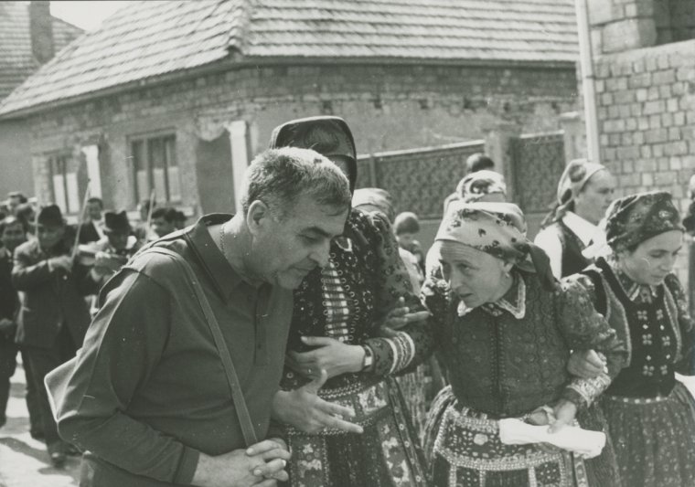 Portréfelvétel Kallós Zoltánról – beszélgetés Csinta Samuval a Kallós-fotógyűjteményről