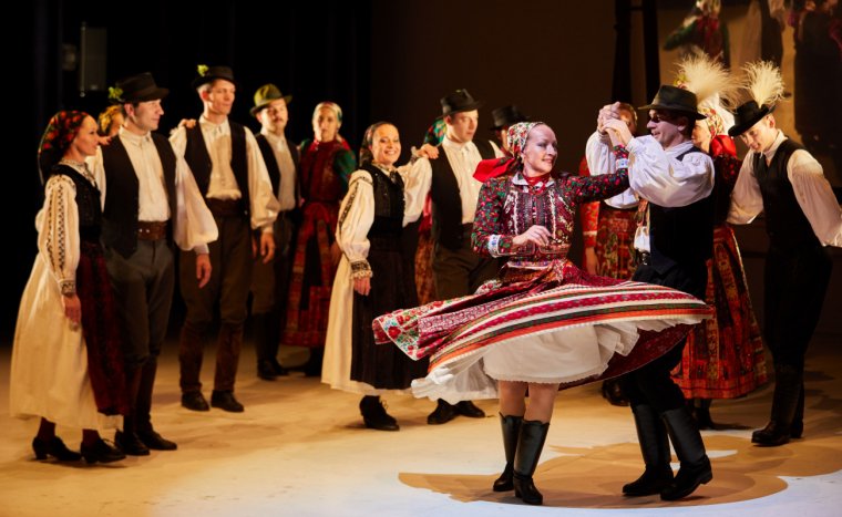 Piactér az égbolton –  a Magyar Állami Népi Együttes előadása Szatmárnémetiben