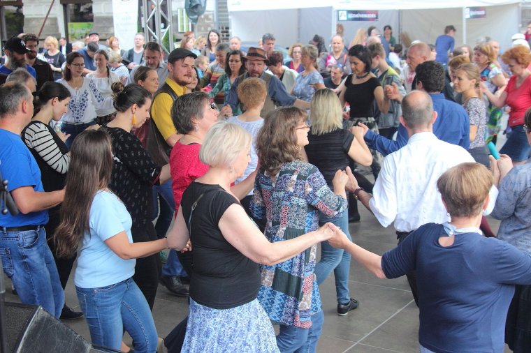 Táncház Napja az éterből a Hagyományok Háza közvetítésében