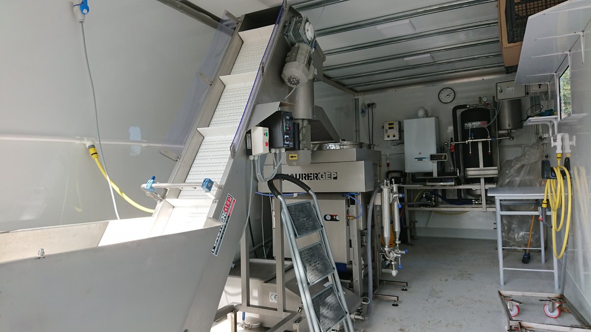 Az új generációs gyümölcsprés világszínvonalú berendezés &bullet;  Fotó: Nyáguly Sándor