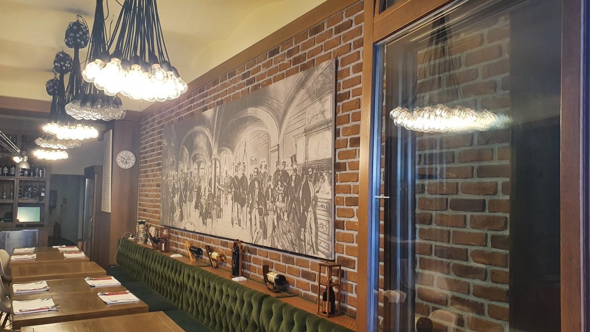 A Pilvax belső tere. Az étterem tulajdonosa az elvitel mellett a kiszállításra alapoz &bullet;  Fotó: Dorozsmai Endre