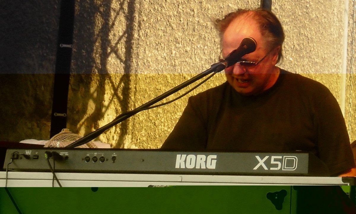 Balázs Fecó utolsó kolozsvári koncertjén Mátyás király szülőháza előtt • Fotó: Nánó Csaba