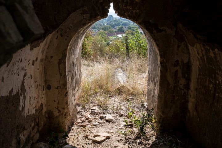 A borosbenedeki templom bejárata. A faluban egyetlen magyar sem él •  Fotó: Facebook/Teleki László Alapítvány