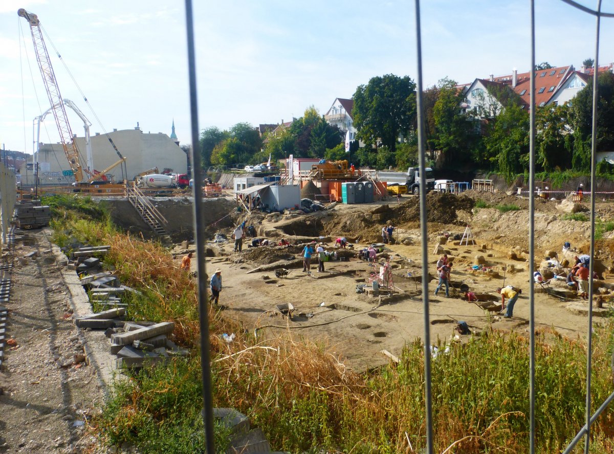 A mai napig egy-egy építkezésnél római kori kincsek bukkannak elő &bullet;  Fotó: Csermák Judit