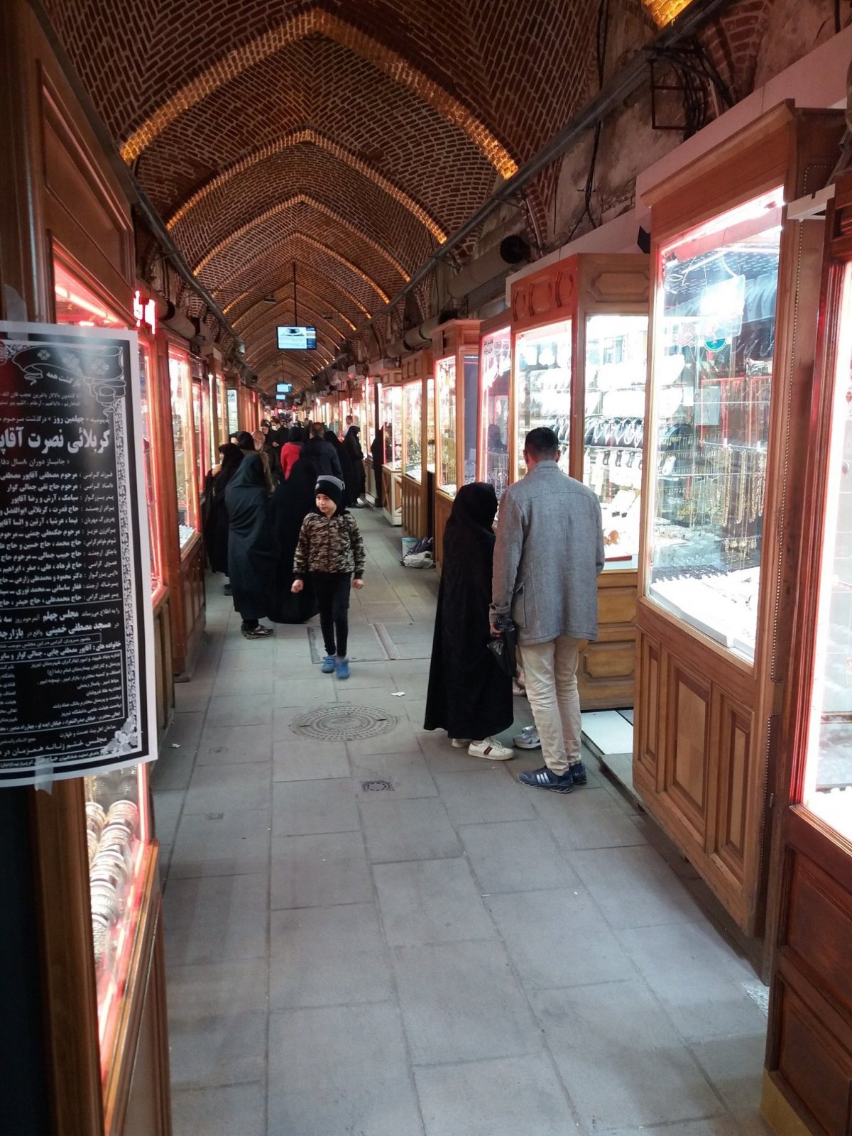 Bazár és látogatói Tabrizban &bullet;  Fotó: Facebook/The Kőrösi Project - From Transylvania to Ladakh