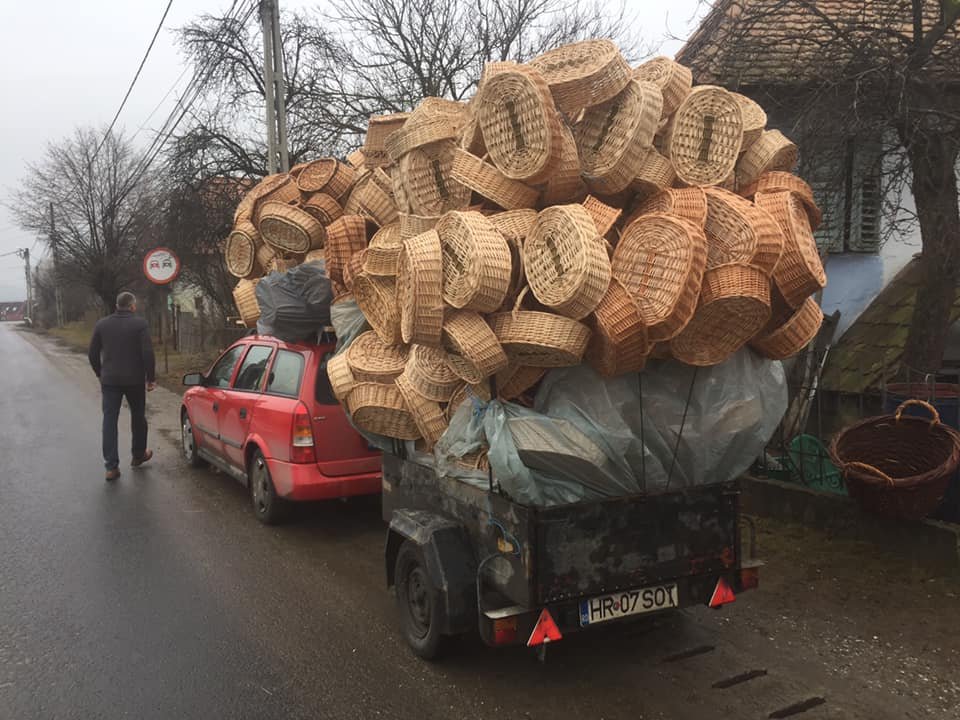 A legtöbb terméket kereskedők vásárolják meg és viszik eladásra •  Fotó: Facebook/Ráduly János