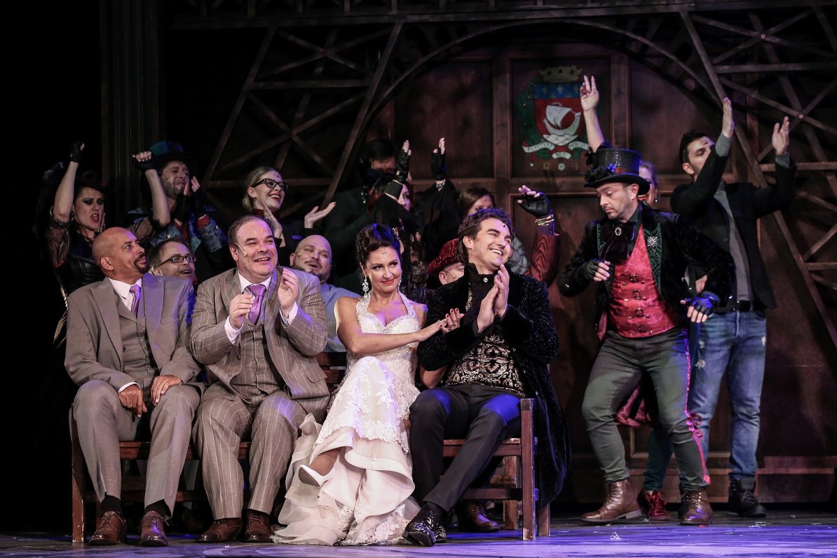 Luxemburg grófja a Budapesti Operettszínház előadásában. Lehár darabját világszerte játsszák &bullet;  Fotó: Budapesti Operettszínház