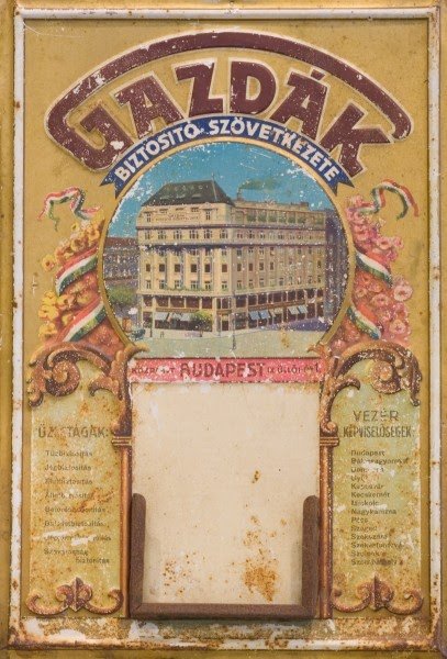 Magyar biztosítószövetkezet plakátja. Trianon után az erdélyi magyarságnak mindent újra kellett szerveznie &bullet;  Fotó: Archív