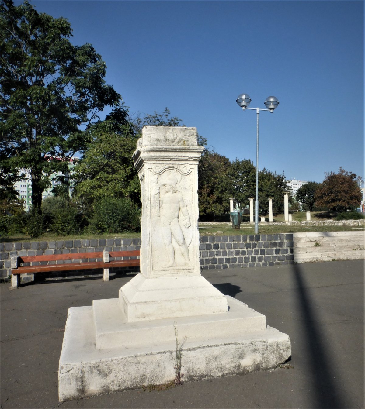 Mars­nak, a háború istenének állított szobor a Flórián téren &bullet;  Fotó: Csermák Judit