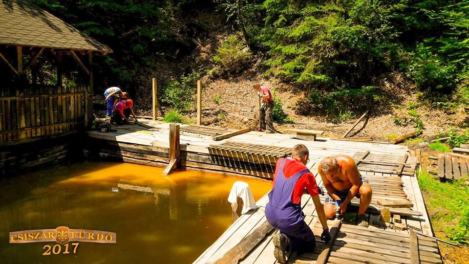 Több éve folyik a Csiszár fürdő felújítása Bálványoson &bullet;  Fotó: Facebook/ Taierling Johann