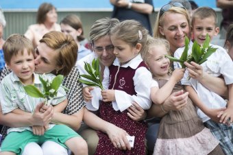 Az édesanyai hivatás szépségei. Anyák napja Erdélyben