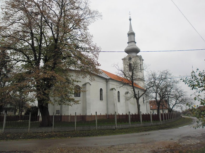 A millennium esztendejében, 1996. augusztus 4-én szentelték fel újra a Zólyomiak építette ősi templomot •  Fotó: Sütő Éva