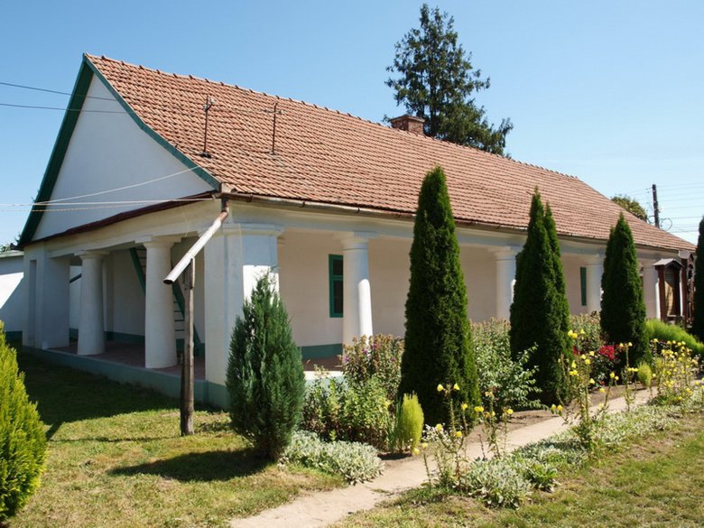 A szülőfaluban kialakított Kazinczy–Fráter–Csiha-emlékház •  Fotó: Sütő Éva