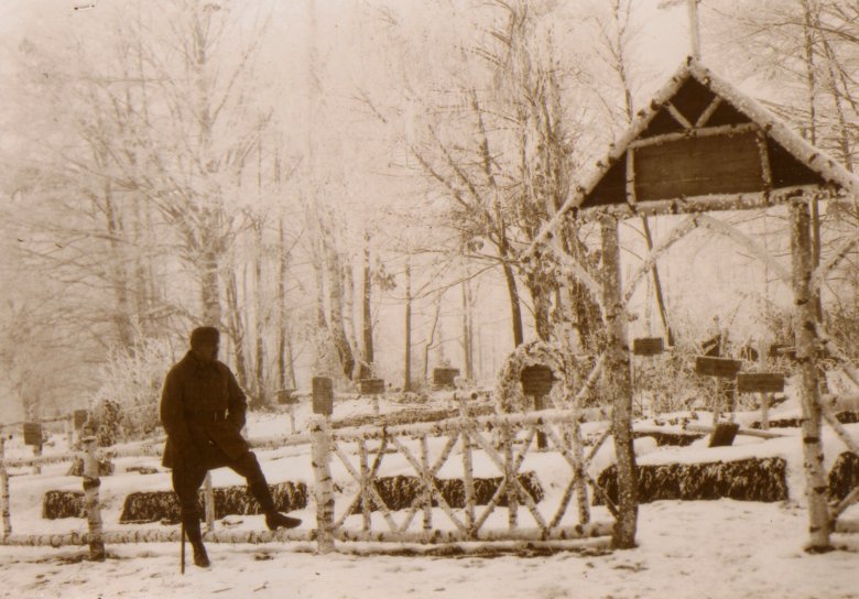 Az úzvölgyi magyar katonai temető 1917-ben. A Bákó megyei hatóságok százkét év után ortodox kőkeresztekkel szeretnék „nemzetköziesíteni” •  Fotó: Dr. Sándor Istvánné magánarchívuma