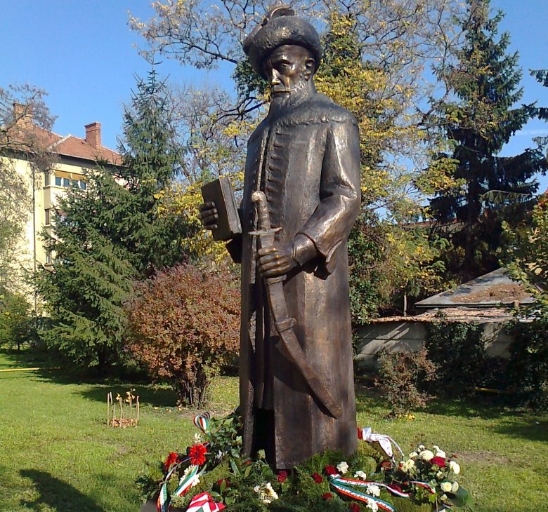 Bethlen Gábor szobra Kolozsváron. Erdély-szerte adóznak a fejedelem emlékének 