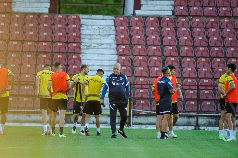 A fellegvári csapat az új edzővel, Marius Sumudicával is az elsőségért fog harcolni •  Fotó: Facebook/Fotbal Club CFR 1907