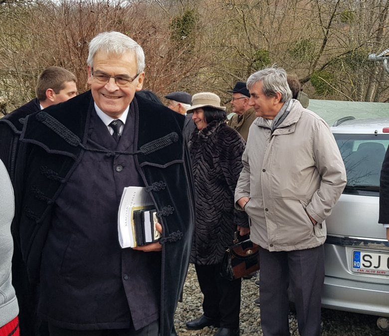 Tőkés László érkezik •  Fotó: Makkay József