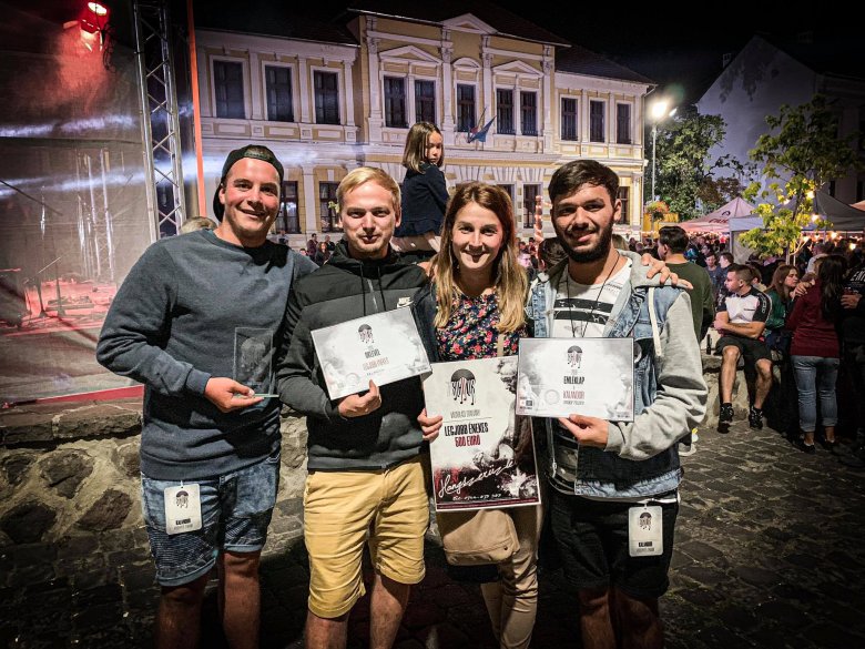 Az együttesnek nemsokára megjelenik a második dala is, Maradj velem címmel, amit a közönség az X-Faktor válogatásán hallhatott. •  Fotó: Facebook/Kalandor