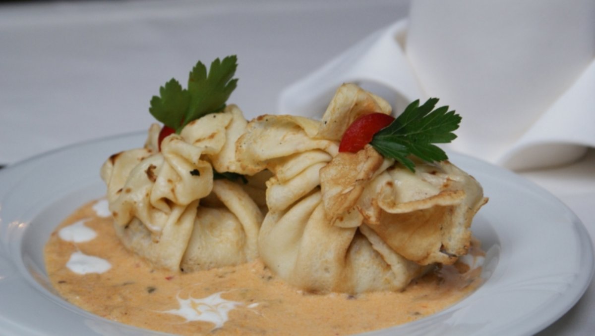 Hortobágyi húsos palacsinta. A magyar ételek előkelő helyen szerepelnek az erdélyi vendéglátásban •  Fotó: Facebook/Mikó Étterem