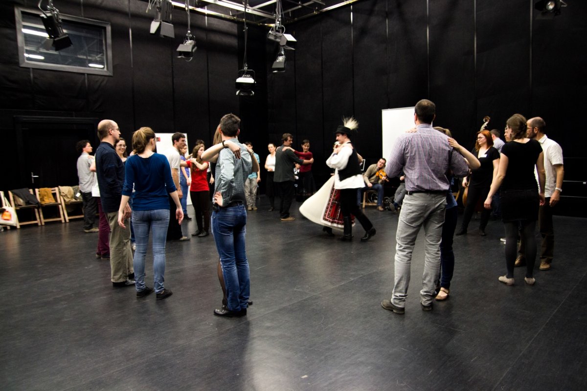 Táncházstudió a Sapientián. Az egész Kárpát-medencéből várják az érdeklődőket •  Fotó: Sapientia – Erdélyi Magyar Tudományegyetem