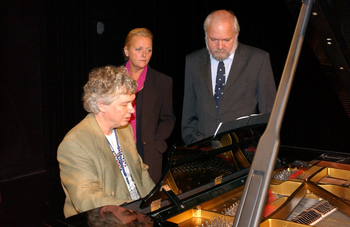 Kocsis Zoltán, Várbíró Judit és  Kovács Sándor a Bartók-est előkészítői az Uránia filmszínházban &bullet;  Fotó: Zih Zsolt