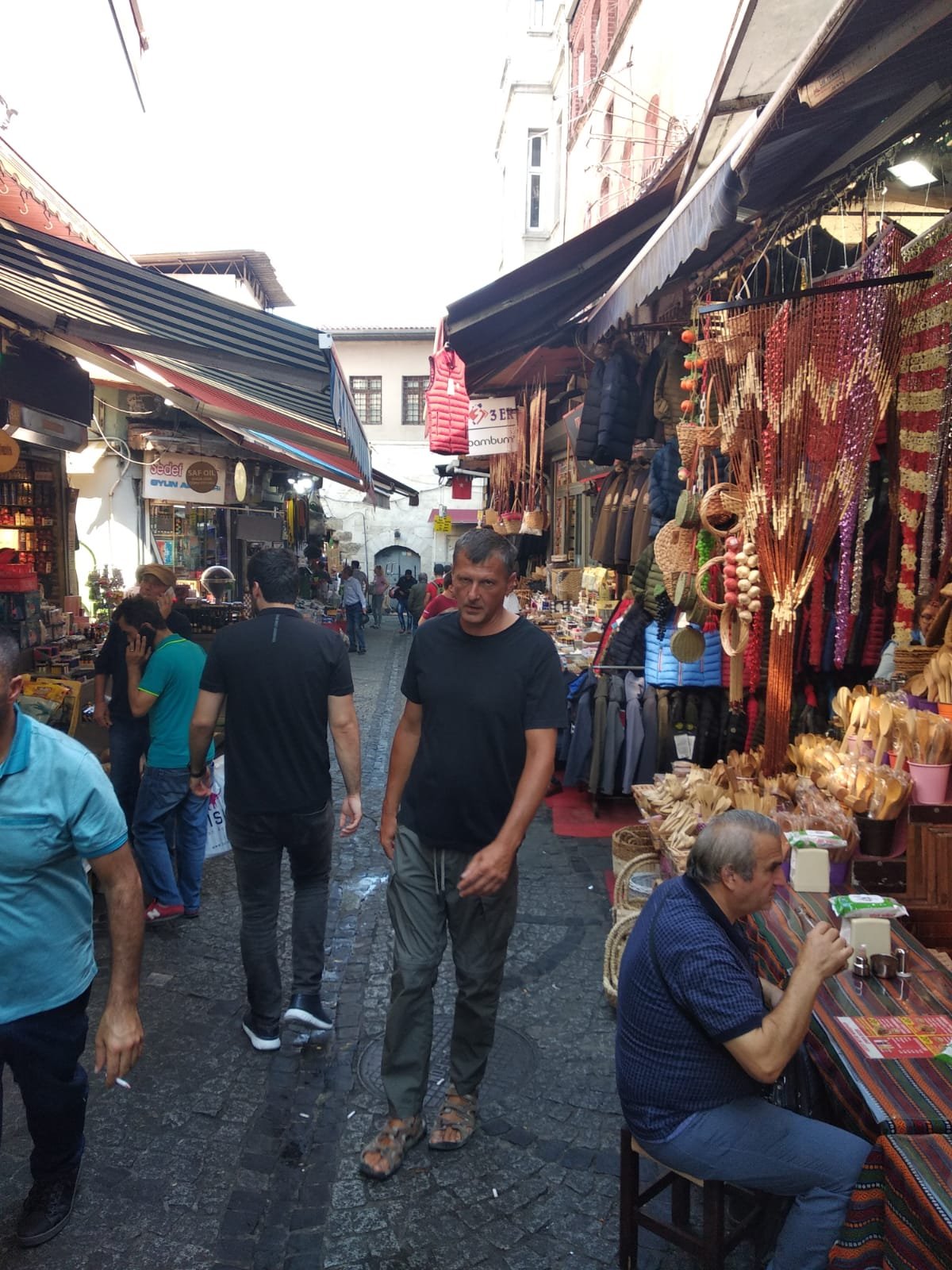 A bazár lenyűgöző ugyan, de nem feltétlenül a legbiztonságosabb &bullet;  Fotó: Facebook / The Kőrösi Project – From Transylvania to Ladakh