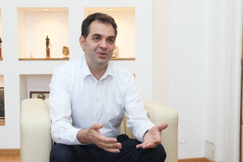 Antal Árpád: egy kisvárosban mindent az önkormányzatnak kell megoldania •  Fotó: Jakab Mónika