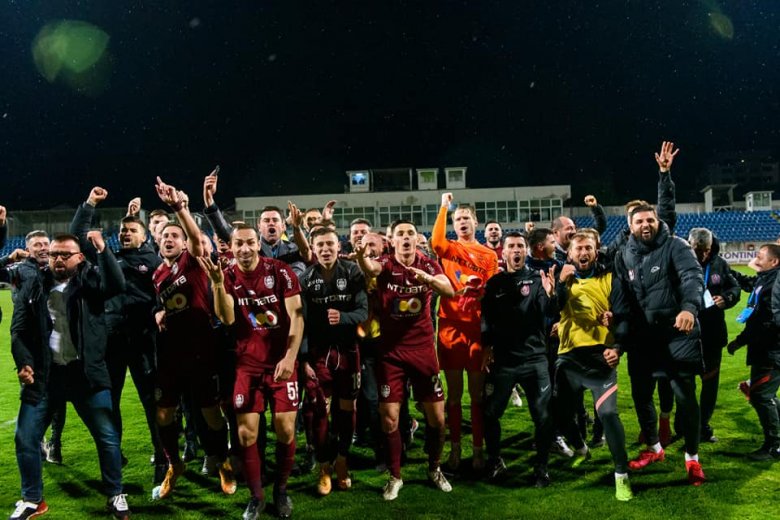 Örömmámor Botoșani városi stadionjában. A moldvai csapat vereségével a CFR ismét bajnok •  Fotó: Facebook/Fotbal Club CFR 1907