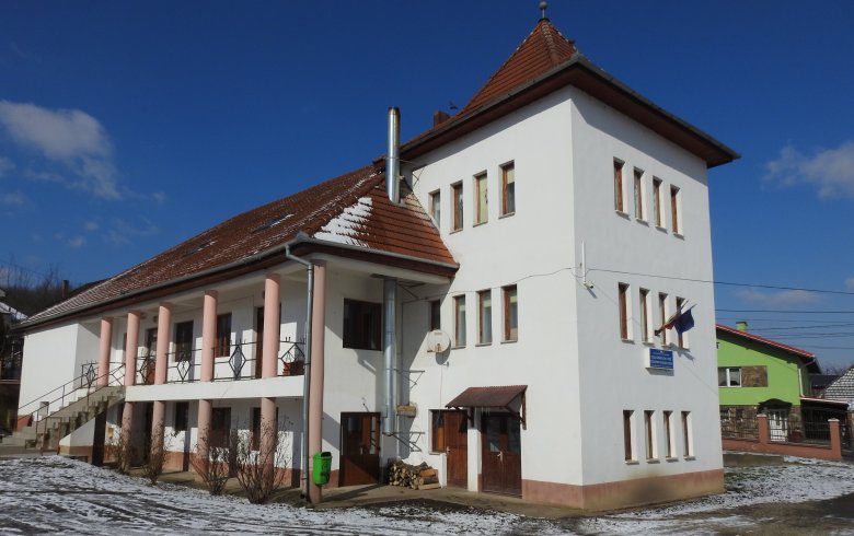 A református egyházközség tulajdonában lévő szilágypaniti iskola magyar állami pénzből épült •  Fotó: Makkay József
