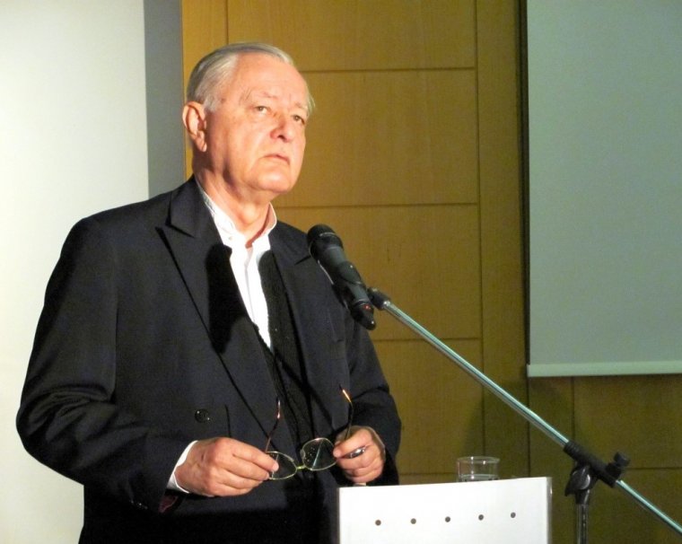 Nagyok az esélyeink a járvány legyőzésére – Zétényi Zsolt jogtörténet-kutató a pandémia várható társadalmi hatásairól