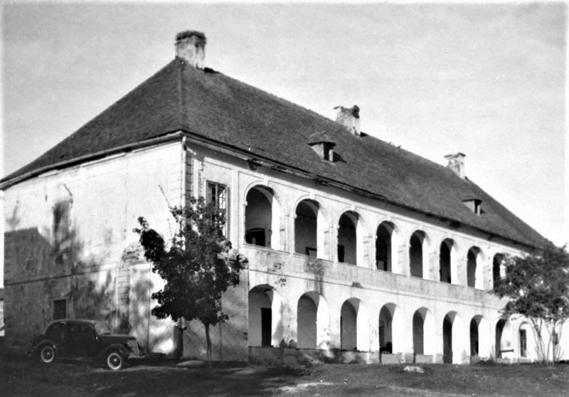 A kastély az ötvenes években. A Magyar Autonóm Tartományban tervet dolgoztak ki a teljes felújításra •  Fotó: Archív