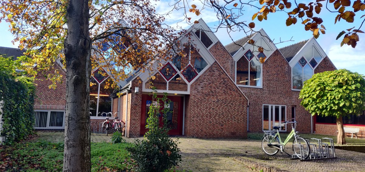 Az egyetem könyvtárépülete •  Fotó: Nagy Tibor Sándor