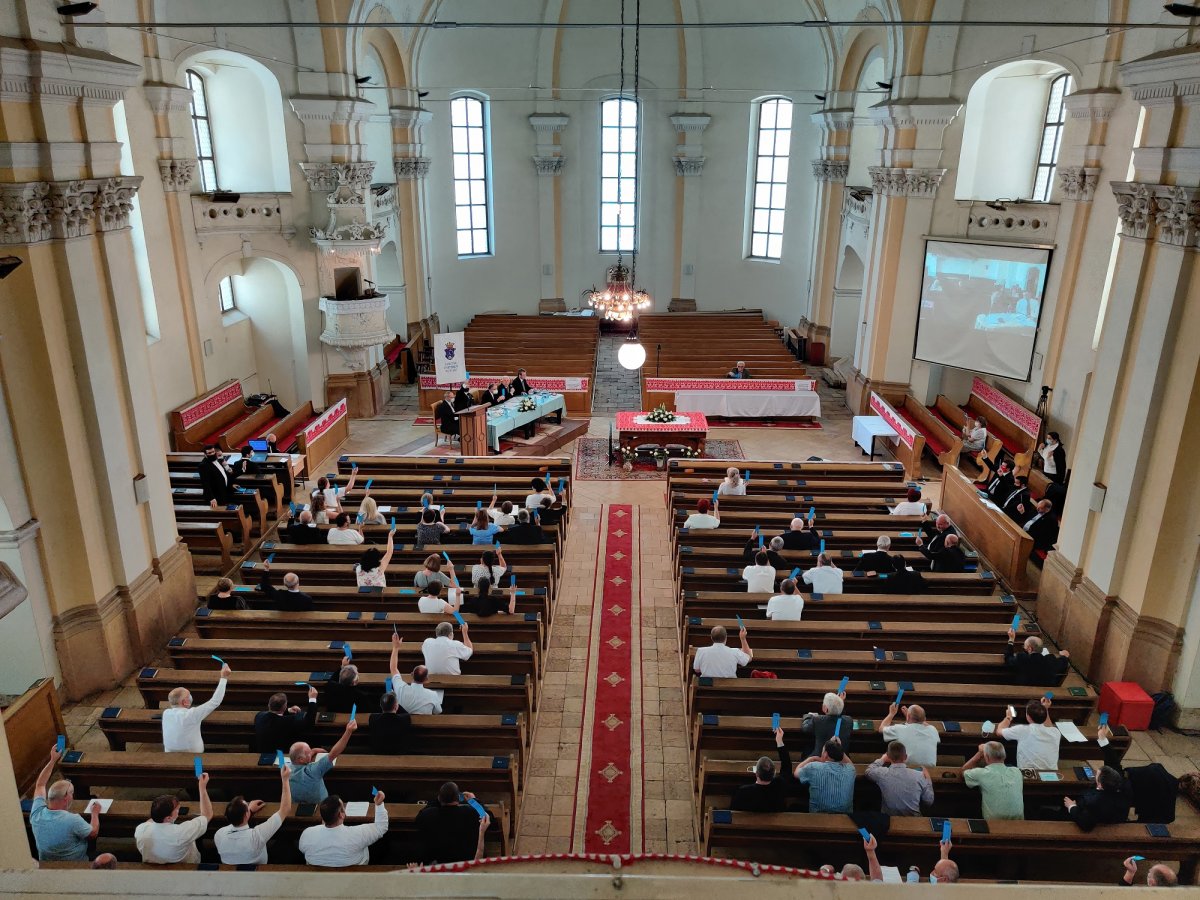 A Magyar Unitárius Egyház Főtanácsa és  Zsinata Kolozsváron, a belvárosi unitárius templomban ülésezett •  Fotó: Magyar Unitárius Egyház sajtóosztálya