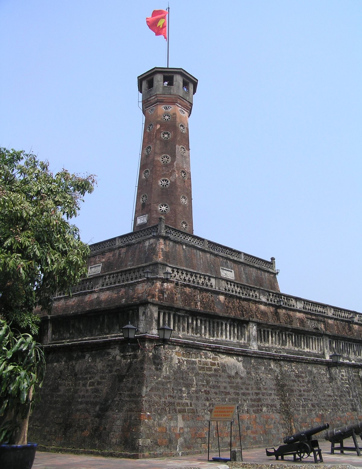 A régi Citadella 1805-ben épült, a sors fintoraként francia segítséggel. Stílusában a híres francia hadiépítész Vauban mintáit követték •  Fotó: Csermák Zoltán