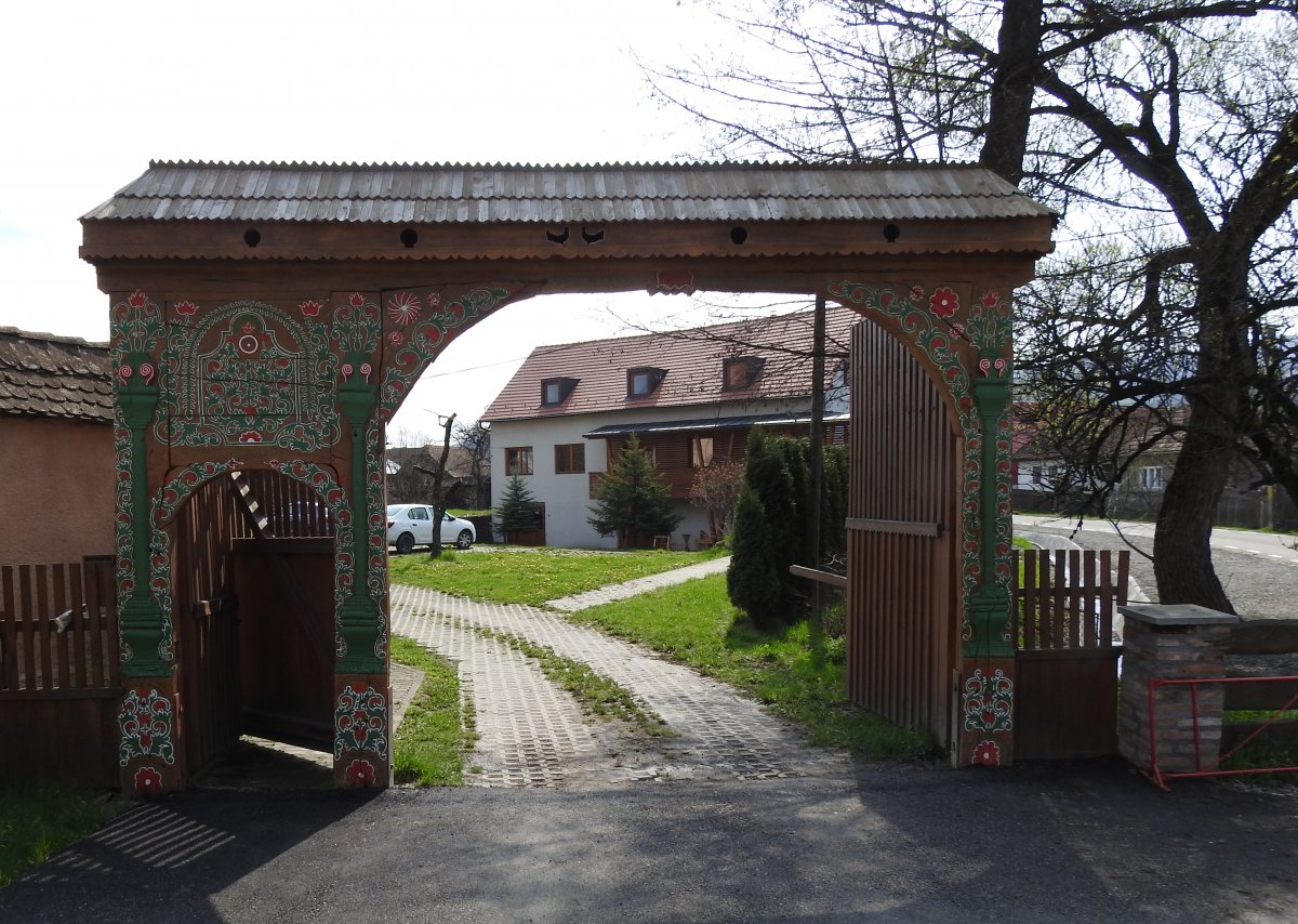 A nyárádremetei plébánia kapuja mindenki előtt nyitva áll • Fotó: Makkay József