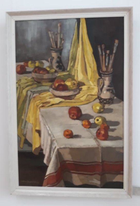 Katona-Zsombori Mária: Tükörben sárga drapériak (olaj, vászon) 