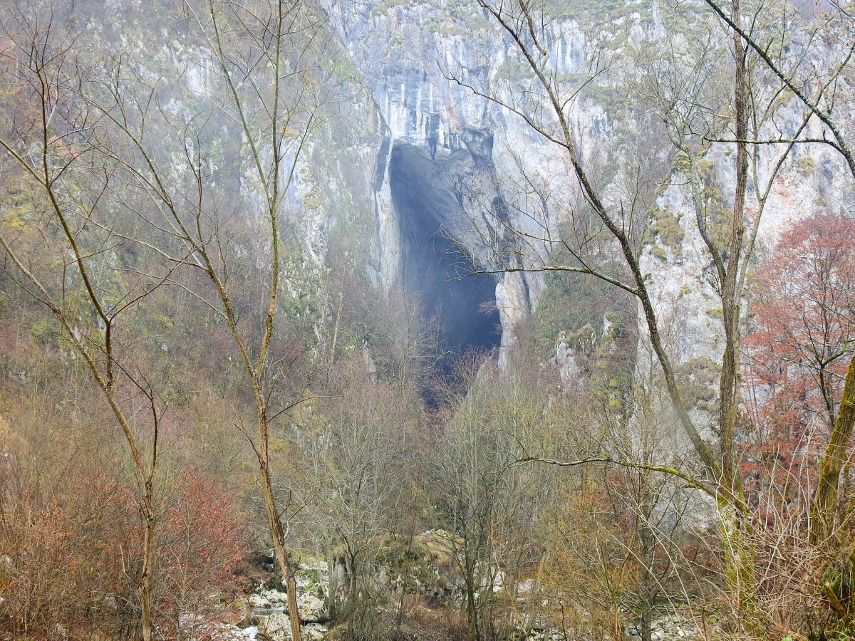 A Szolcsvai buvópatak barlangjának a bejárata &bullet;  Fotó: Kisréti Zsombor