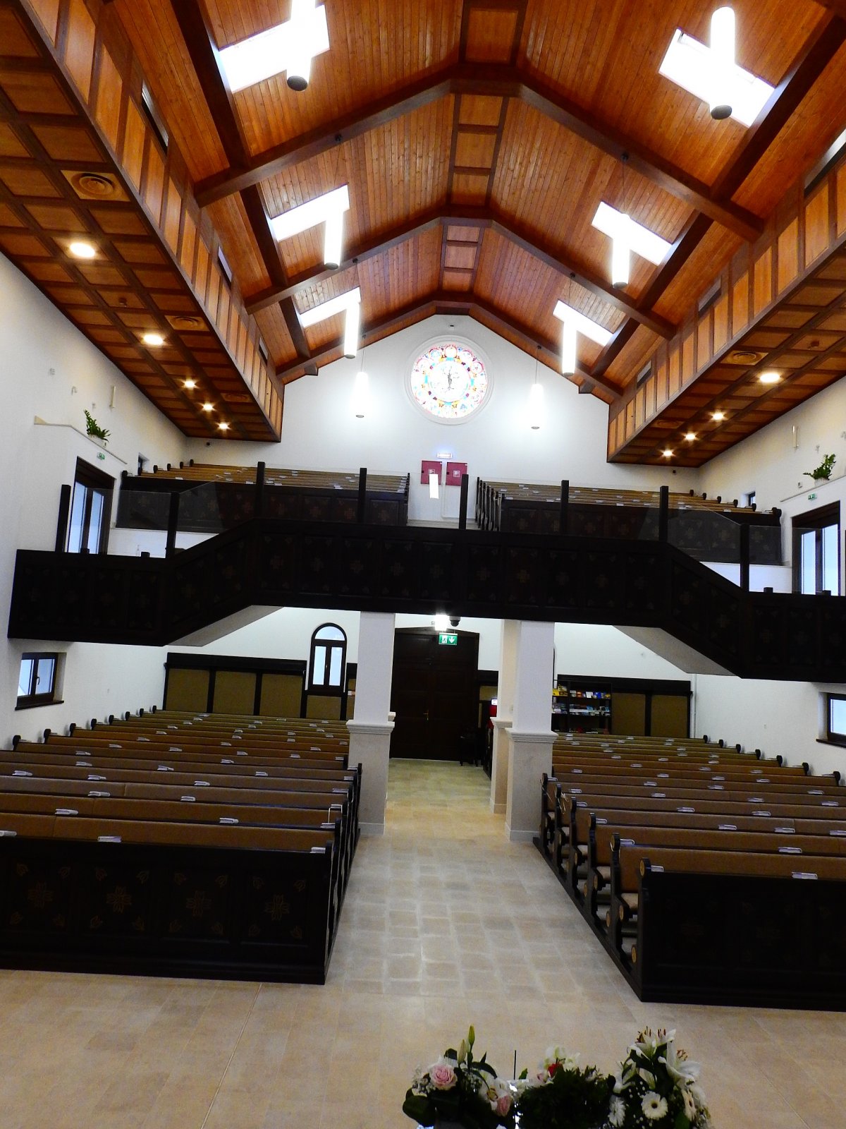 A tágas és korszerű templombelső 650 ember befogadására alkalmas •  Fotó: Makkay József