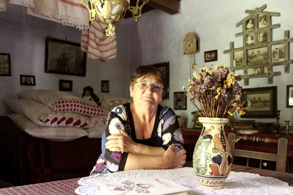 Pop Anna tordátfalvi óvónő álma 2009-ben valósult meg, a tájház azóta is fontos szerepet tölt be az életében •  Fotó: Jakab Mónika