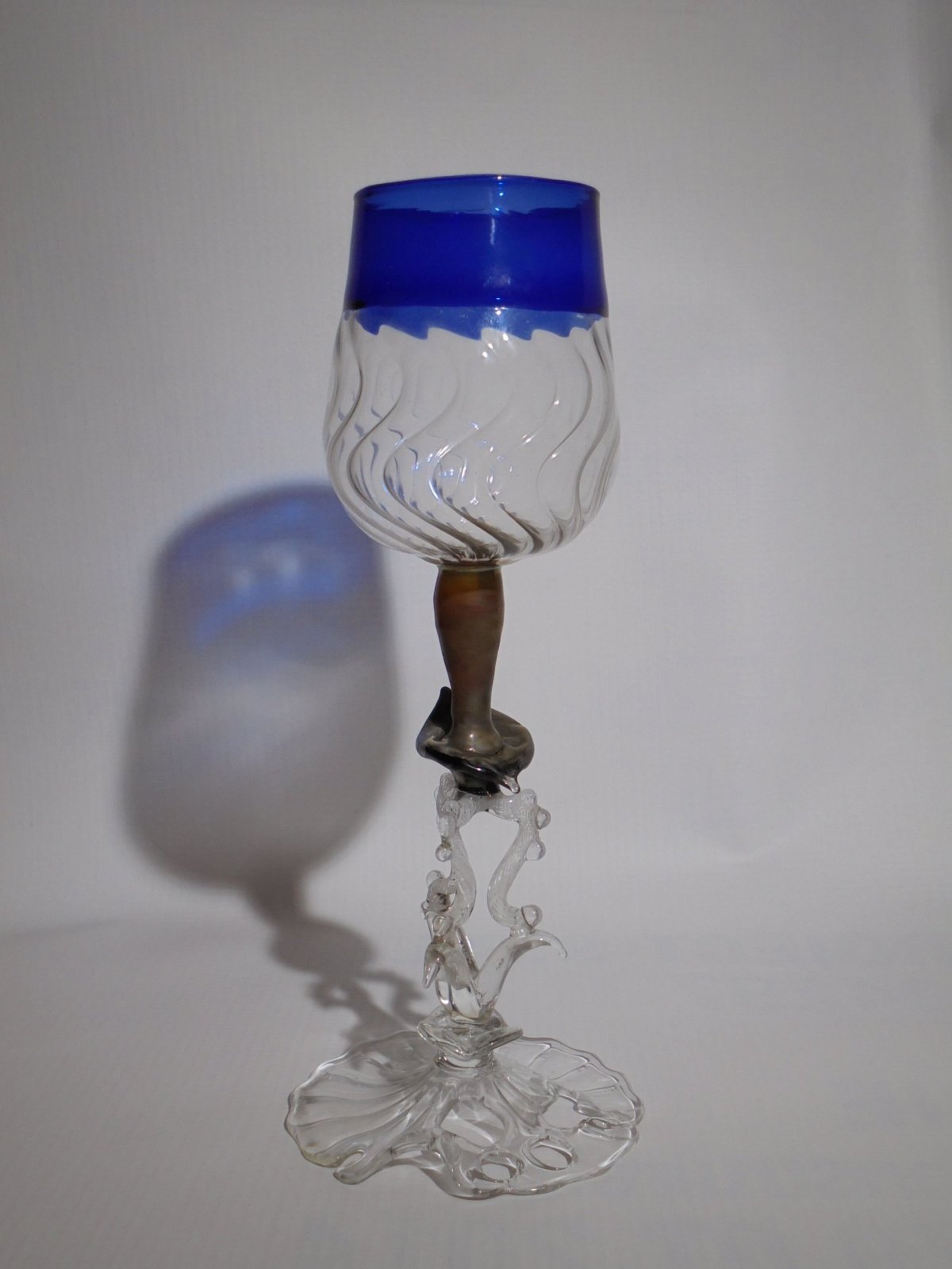 Díszített lábon álló üvegpohár •  Fotó: Facebook/Szalma László Zsolt