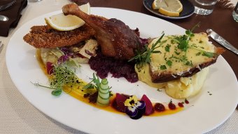 Étteremben találkozik termelő, konyha, vendég