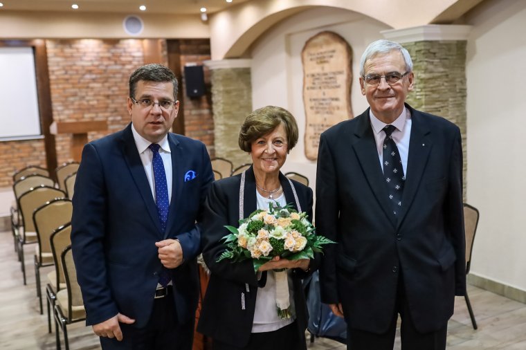 A boldogságkereső házasságterapeuta példája – Tőkés László-díjjal tüntették ki dr. Bagdy Emőke klinikai szakpszichológust