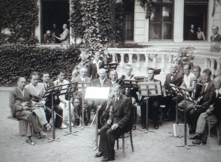 Lányok a Három a kislányban – gondolatok Kiss László lengyel menekültekről szóló könyvéről